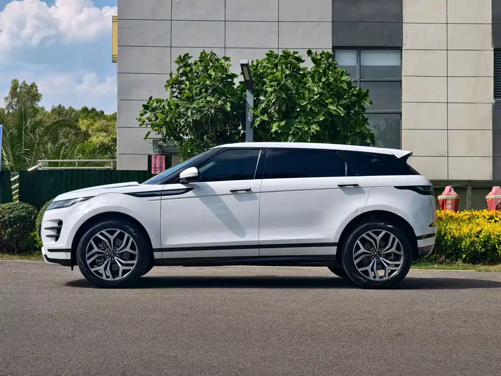 Land Rover Evoque 2023 — фото 4