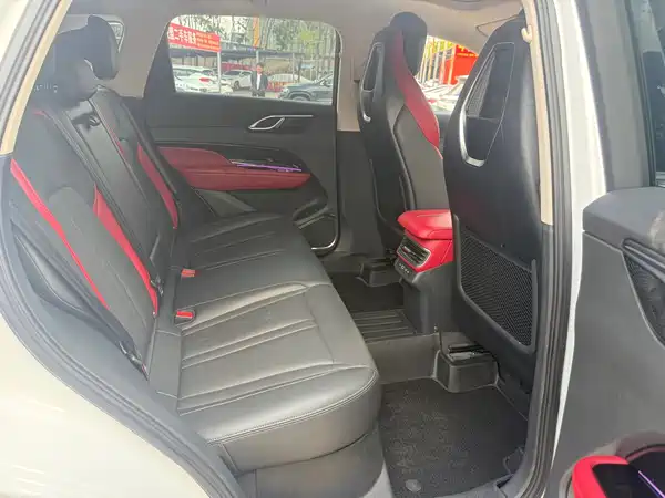 Hongqi HS3 2024