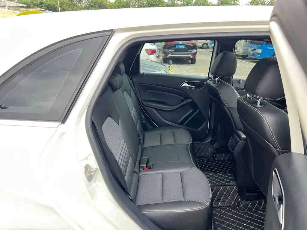Mercedes-Benz B-Class 2015 — фото 18