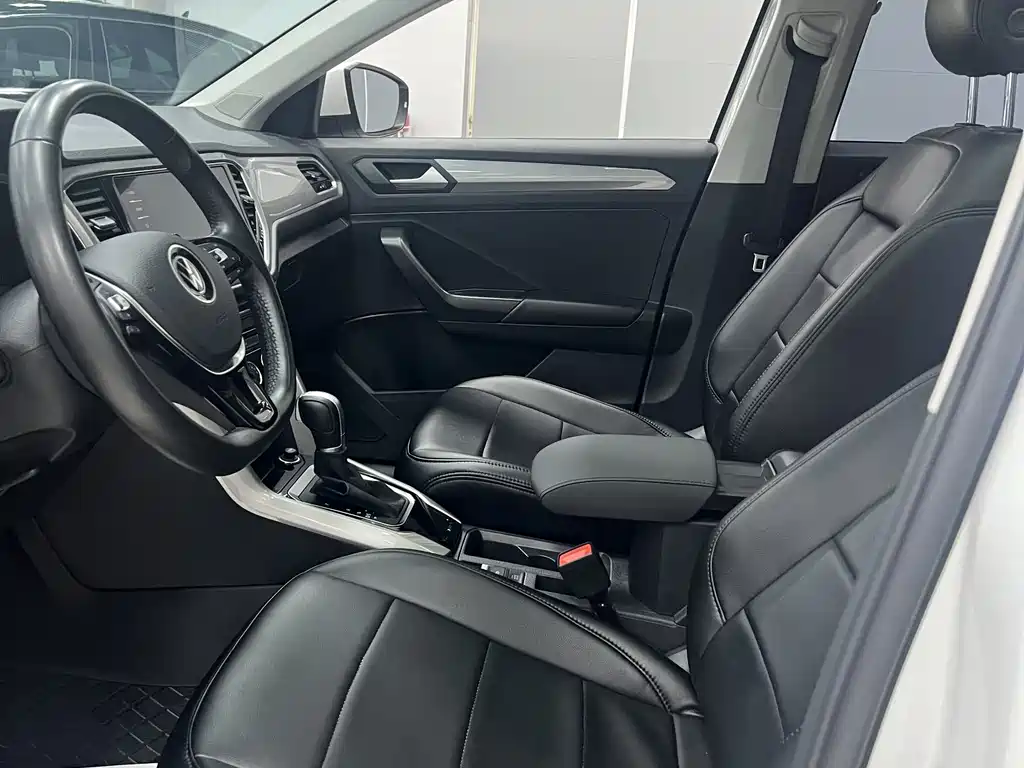 Volkswagen T-Roc 2022 — фото 13