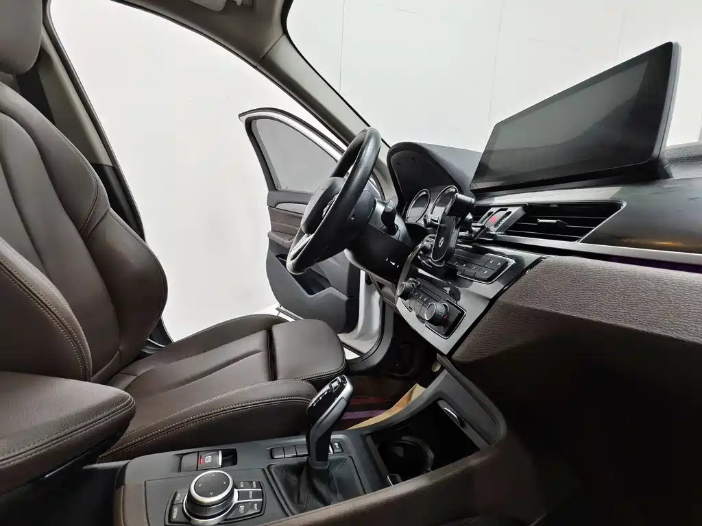 BMW X1 2022 — фото 15