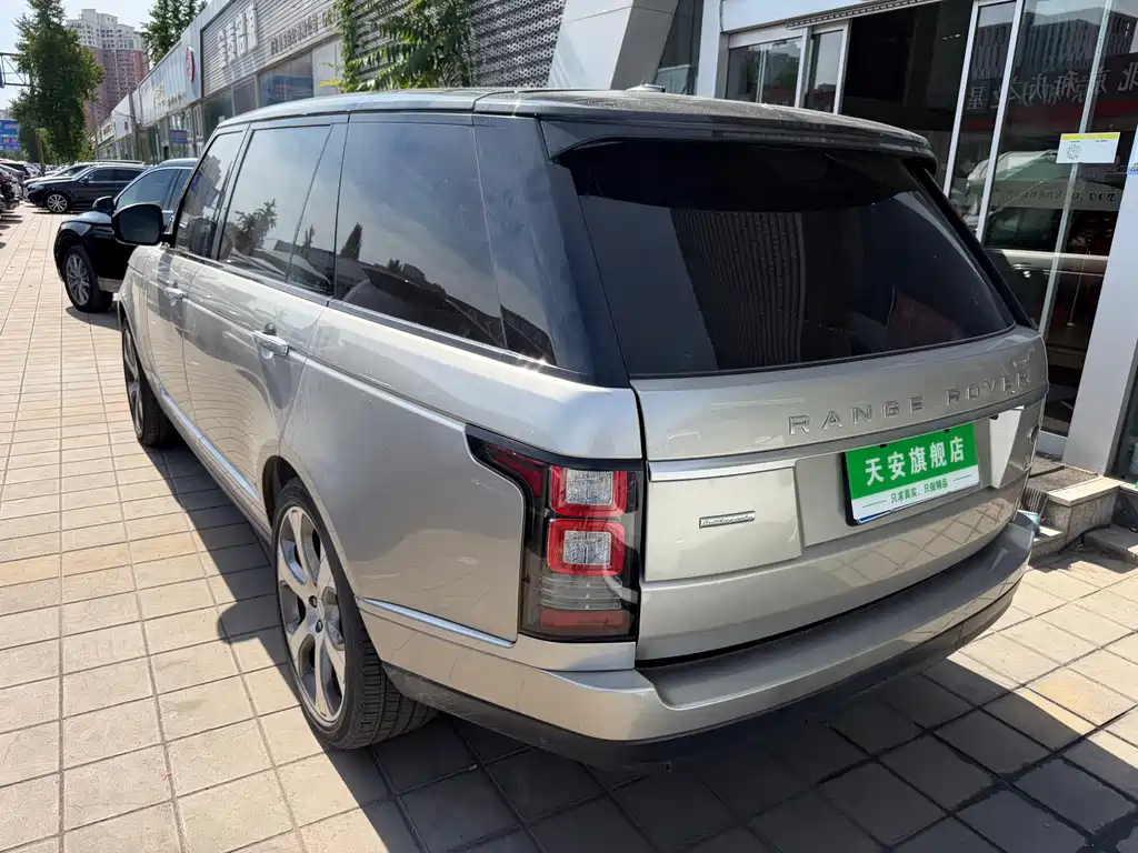 Land Rover Range Rover 2018 — фото 13