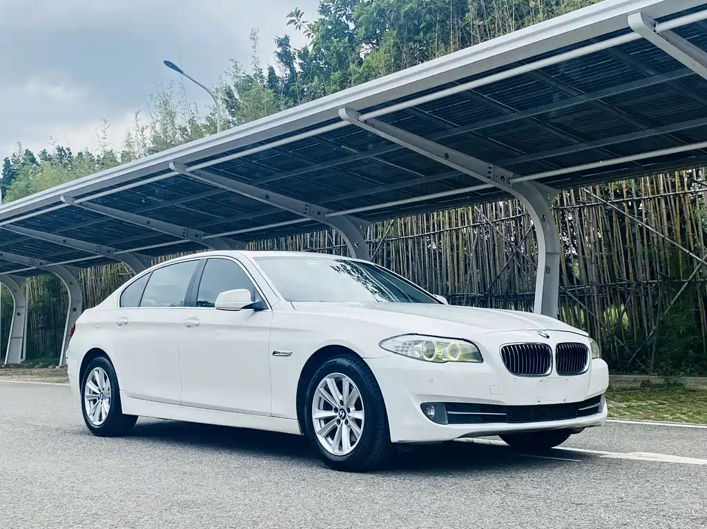 BMW 5 Series 2011 — фото 3