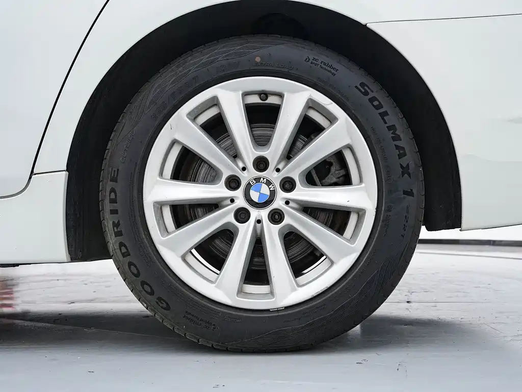 BMW 5 Series 2013 — фото 9