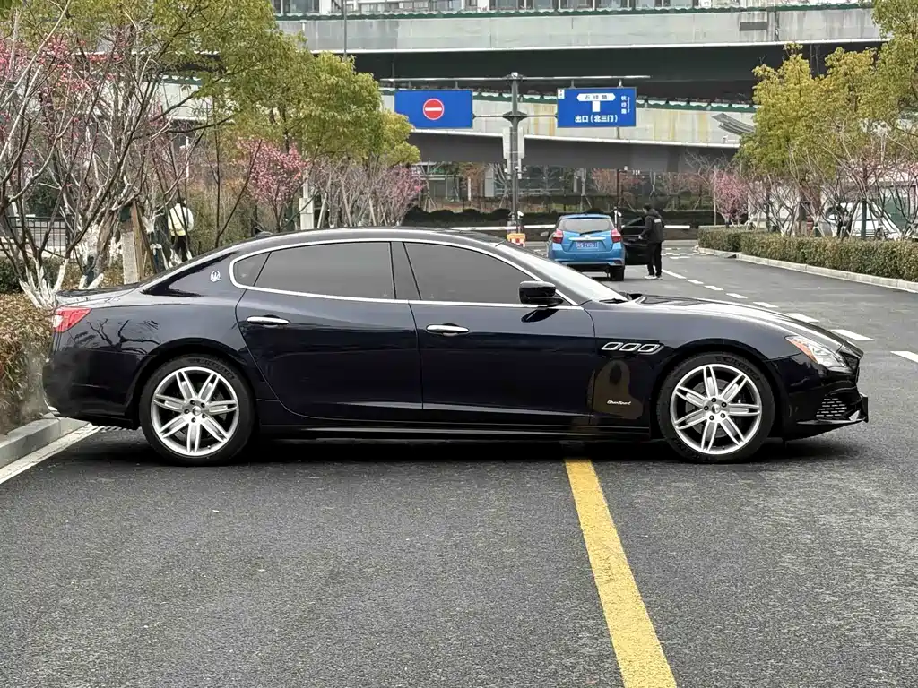 Maserati Quattroporte 2015 — фото 3