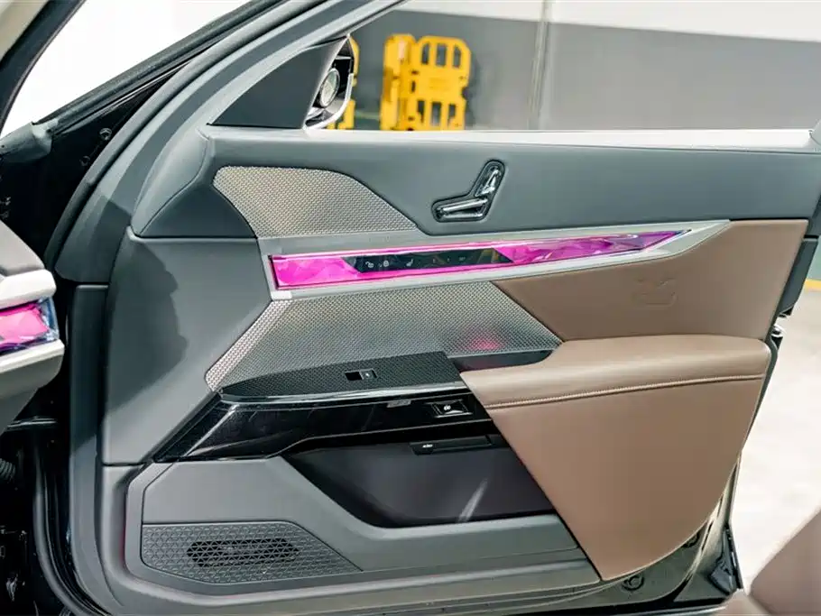 BMW 7 Series 2024 — фото 14