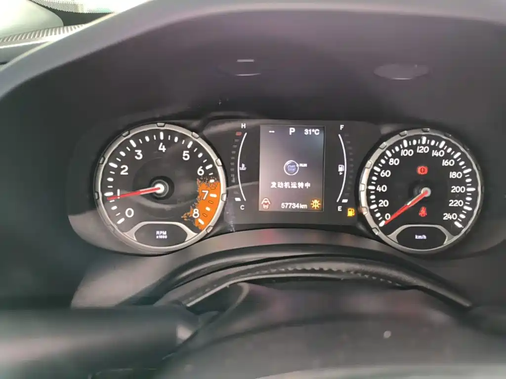 Jeep Renegade 2018 — фото 12
