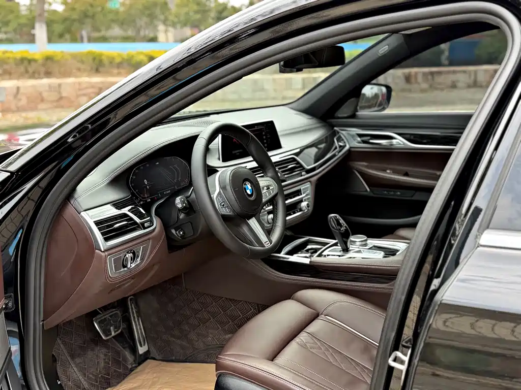 BMW 7 Series 2021 — фото 5