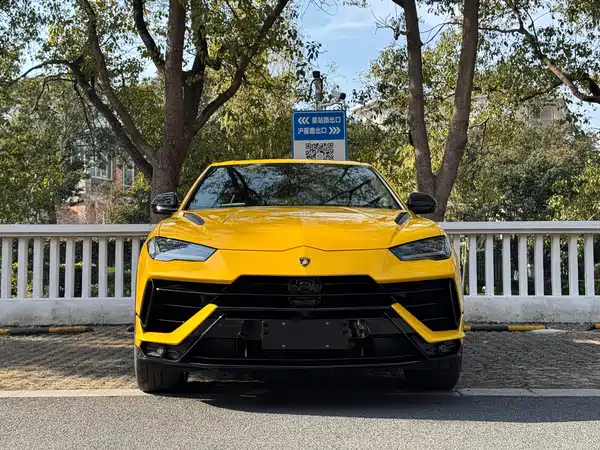 Lamborghini Urus 2024