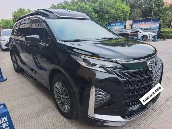 Toyota Sienna 2025
