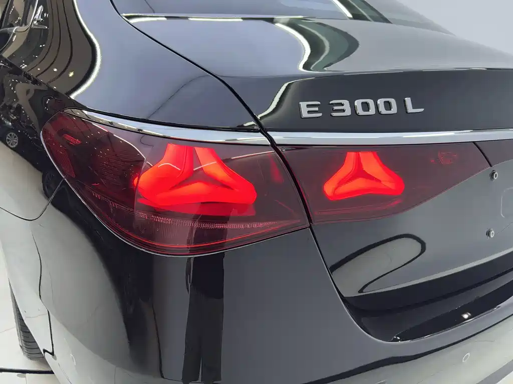 Mercedes-Benz E-Class 2025