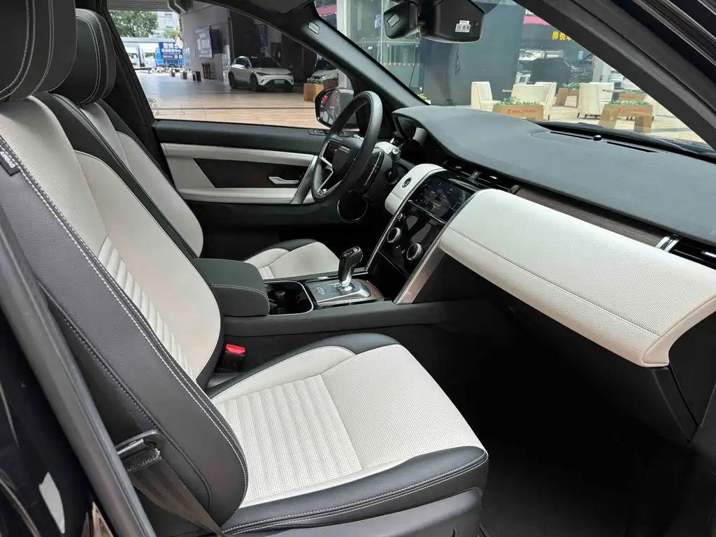 Land Rover Discovery Sport 2023 — фото 6