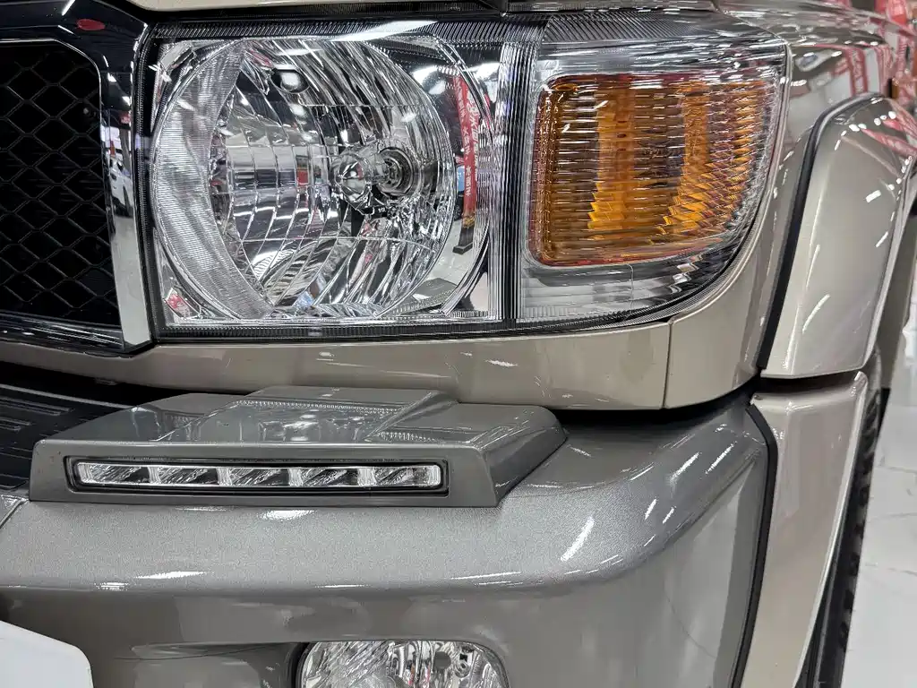 Toyota Land Cruiser 2020 — фото 10