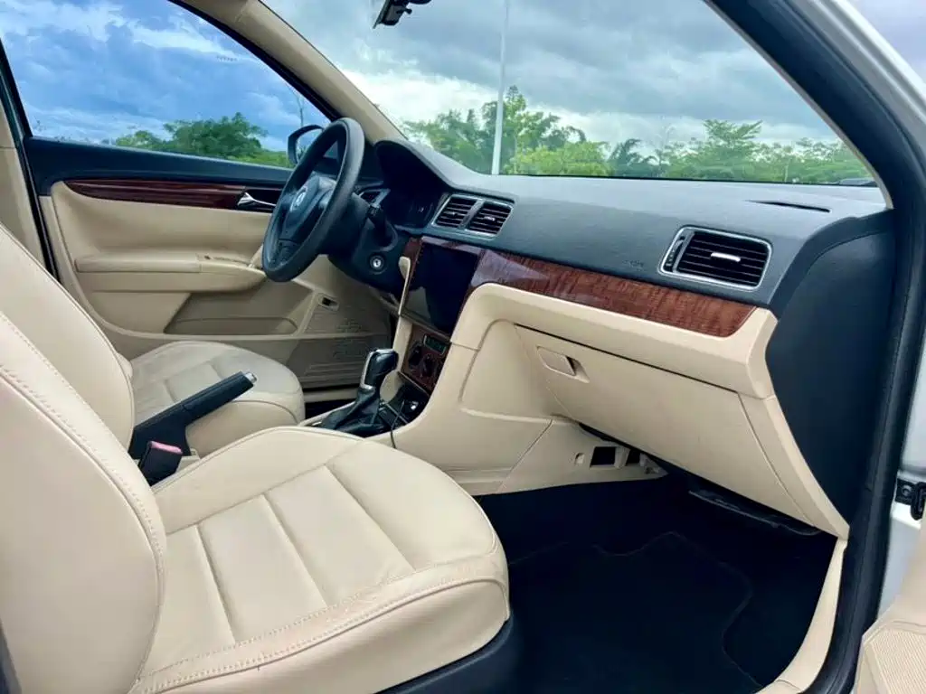 Volkswagen Lavida 2014