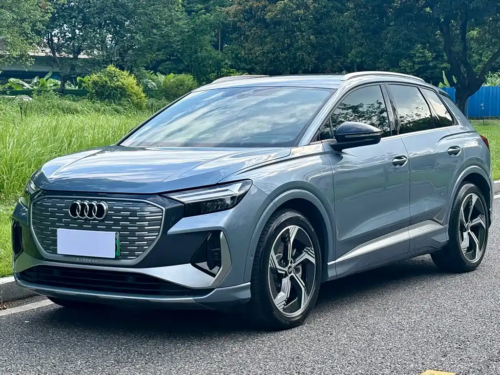 Audi Q4 E-Tron 2023 — фото 1