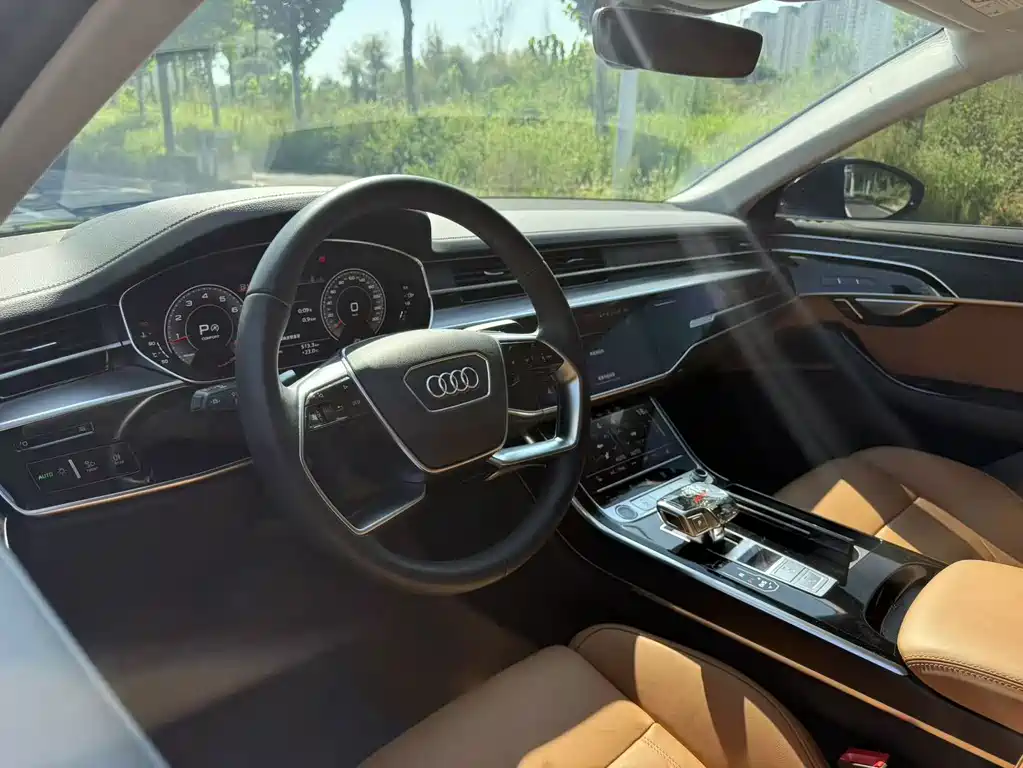 Audi A8 2025 — фото 29