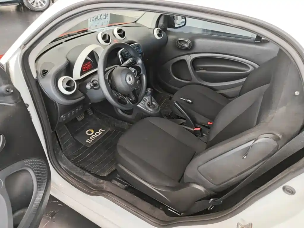 smart fortwo 2016 — фото 16