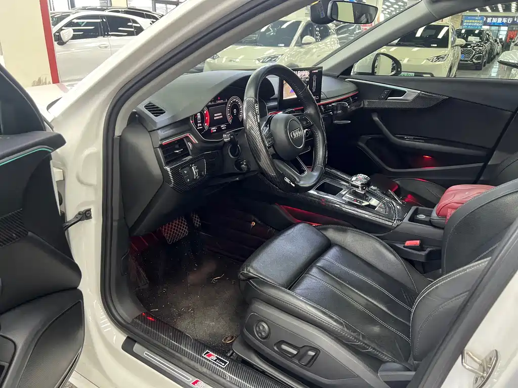 Audi A4L 2021