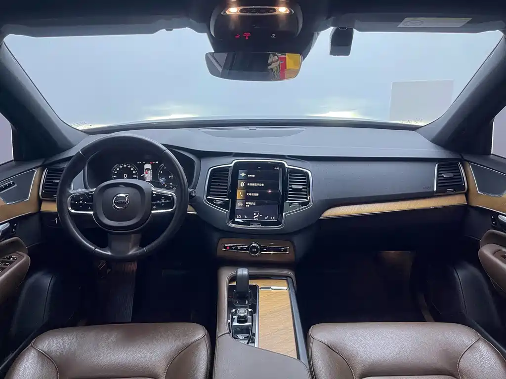 Volvo XC90 2023 — фото 17
