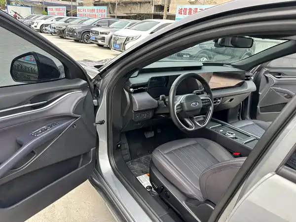 Ford Mondeo 2025