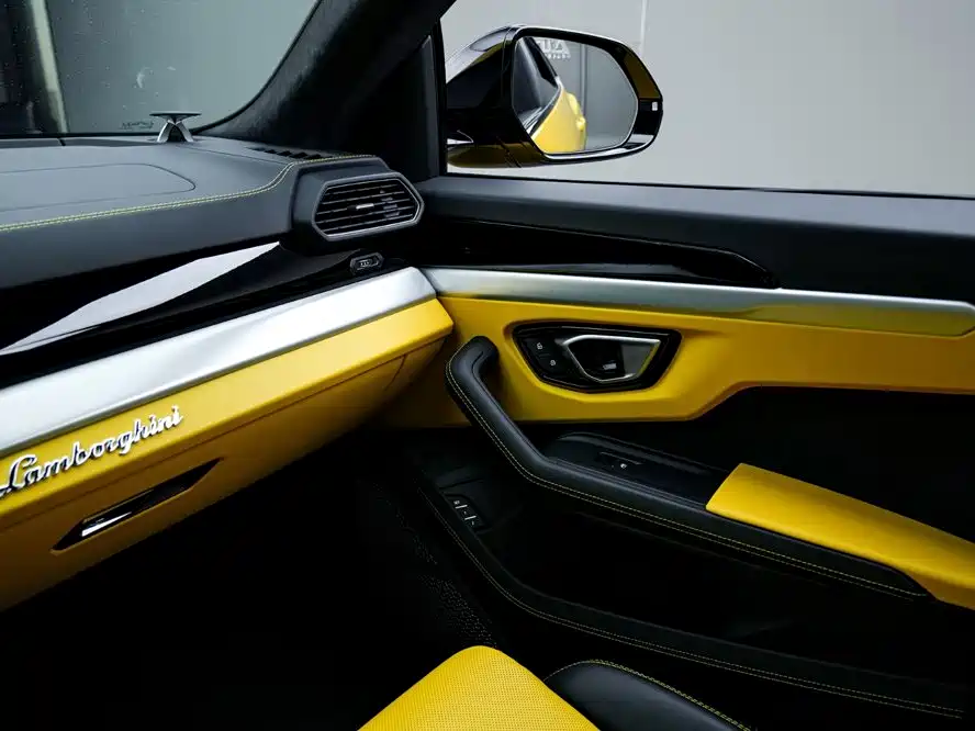 Lamborghini Urus 2022 — фото 27