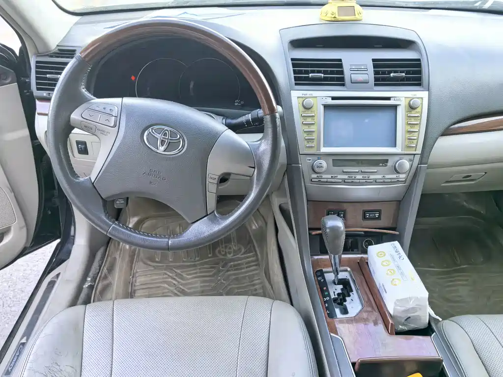 Toyota Camry 2015 — фото 6