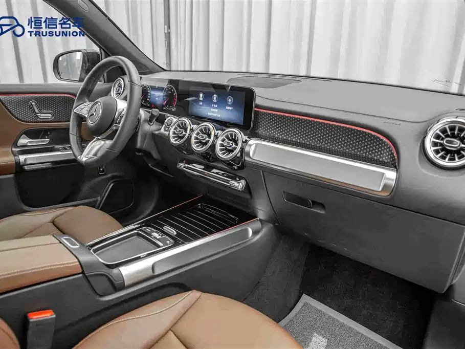 Mercedes-Benz GLB 2025 — фото 14