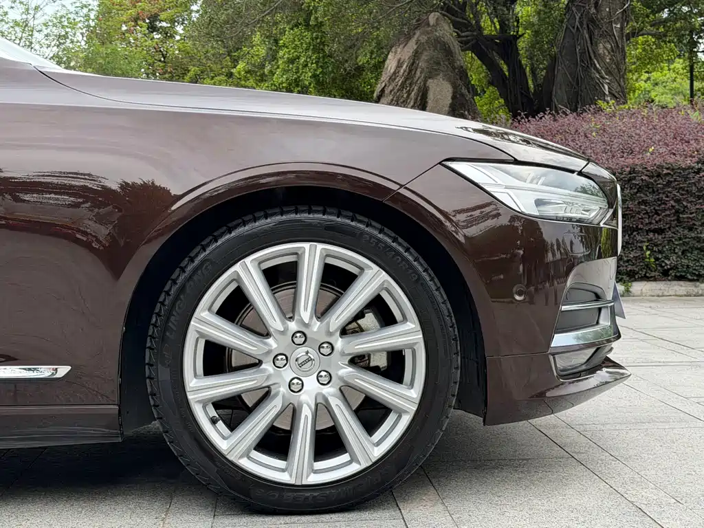 Volvo S90 2017 — фото 22