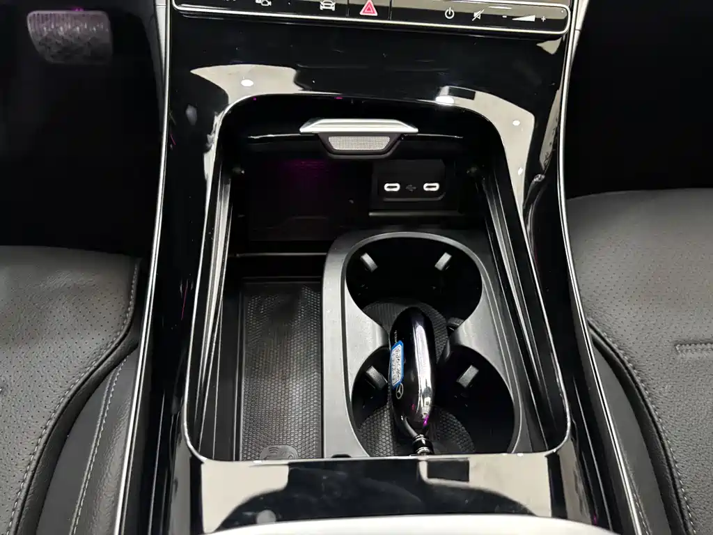 Mercedes-Benz C-Class 2025 — фото 19