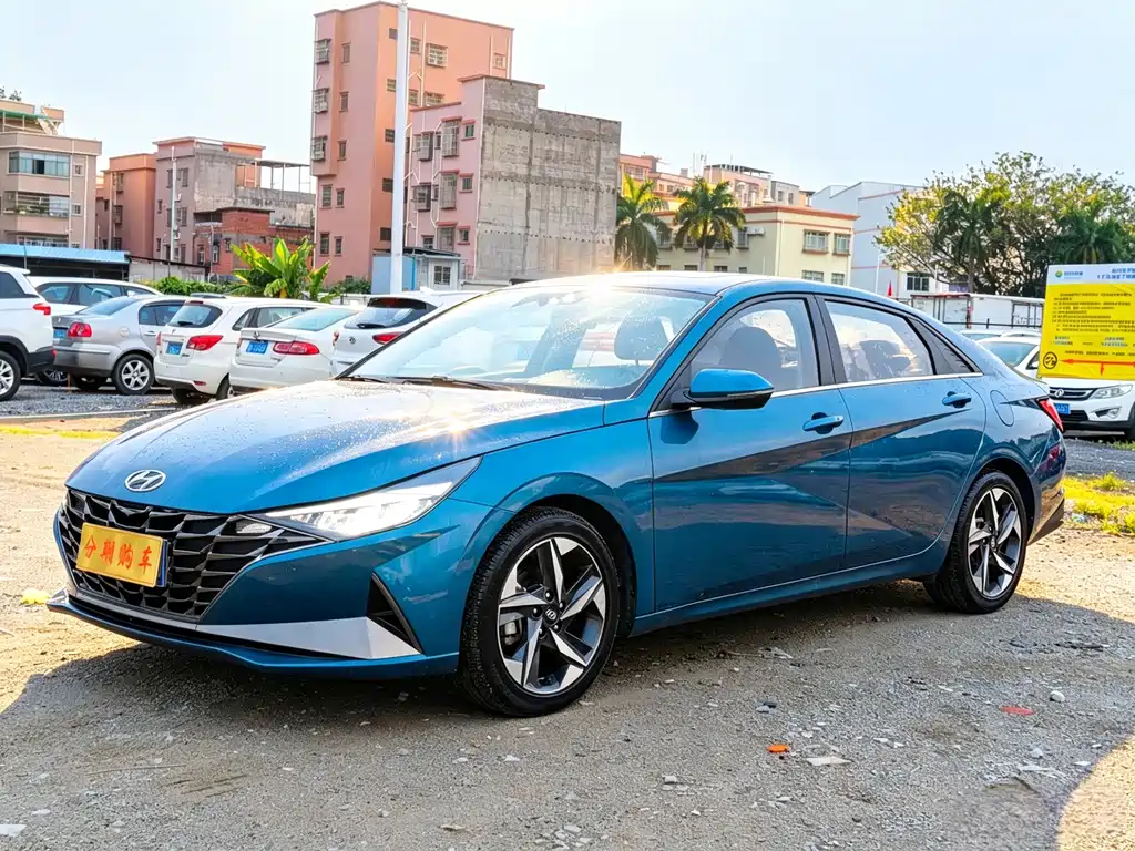 Hyundai Elantra 2022 — фото 2