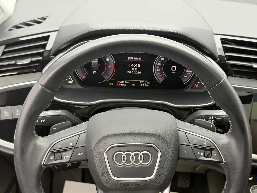 Audi Q3 2022 — фото 14