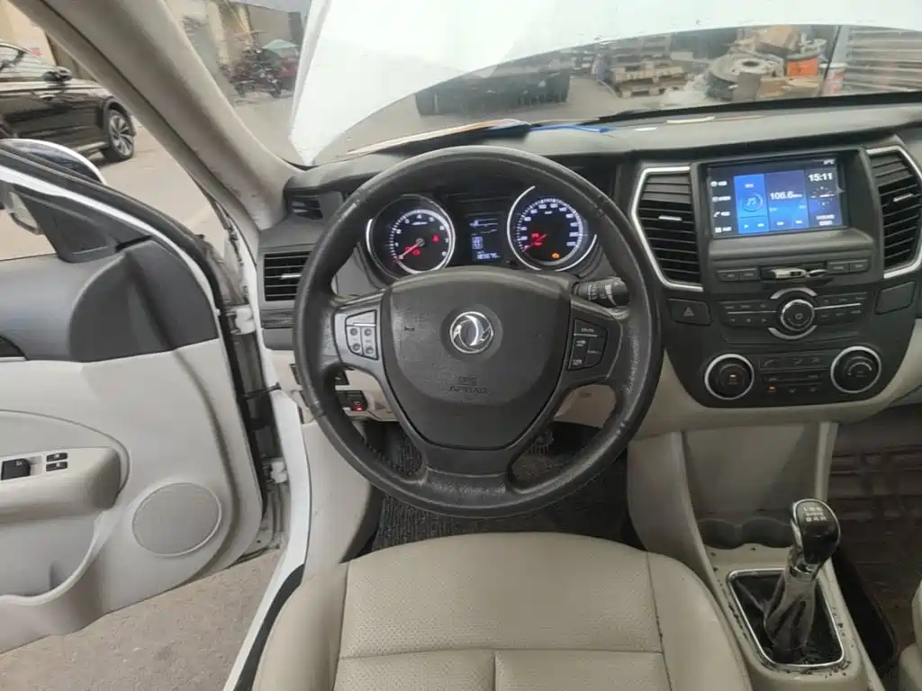 Dongfeng Fengshen A60 2016 — фото 11
