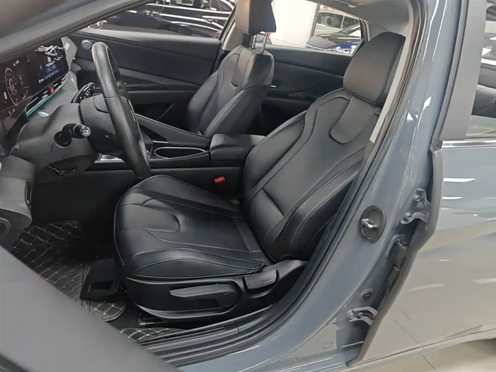 Hyundai Elantra 2021 — фото 15