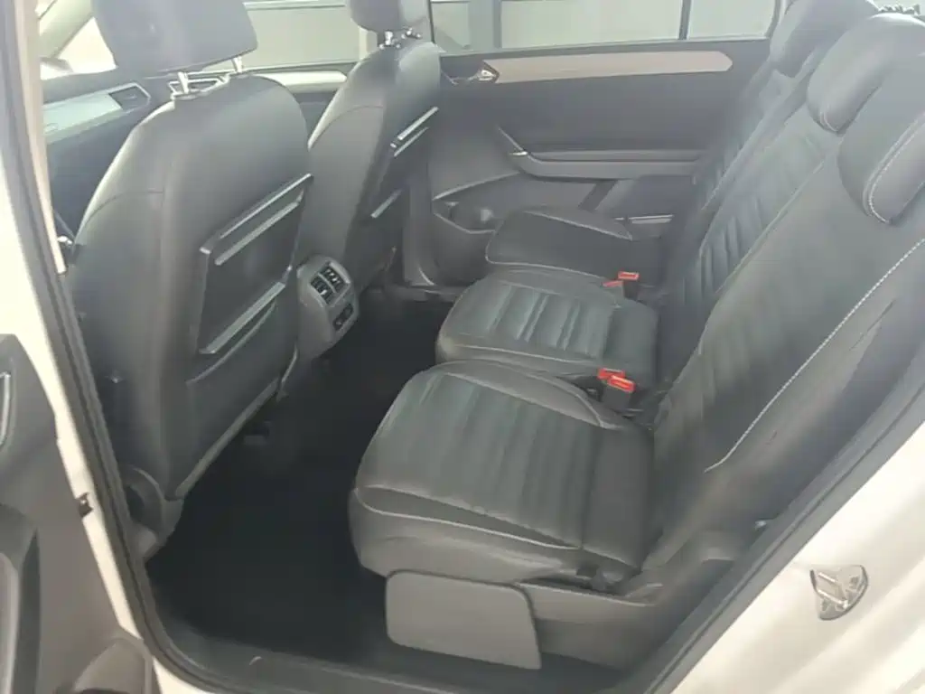 Volkswagen Touran 2017 — фото 17