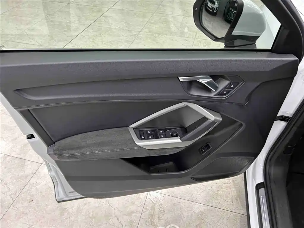 Audi Q3 2022 — фото 10