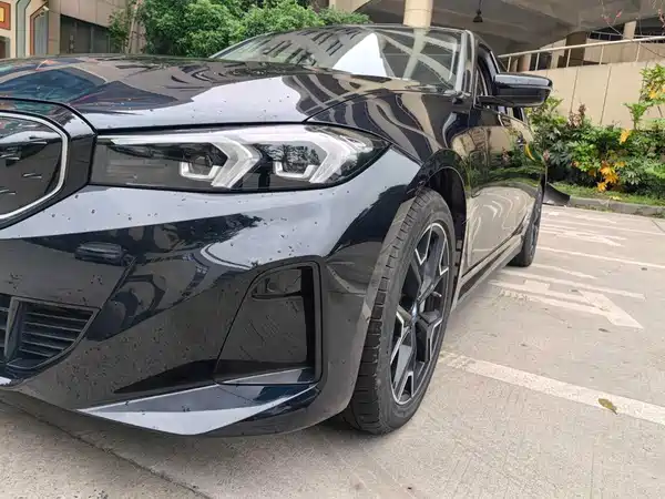 BMW i3 2024