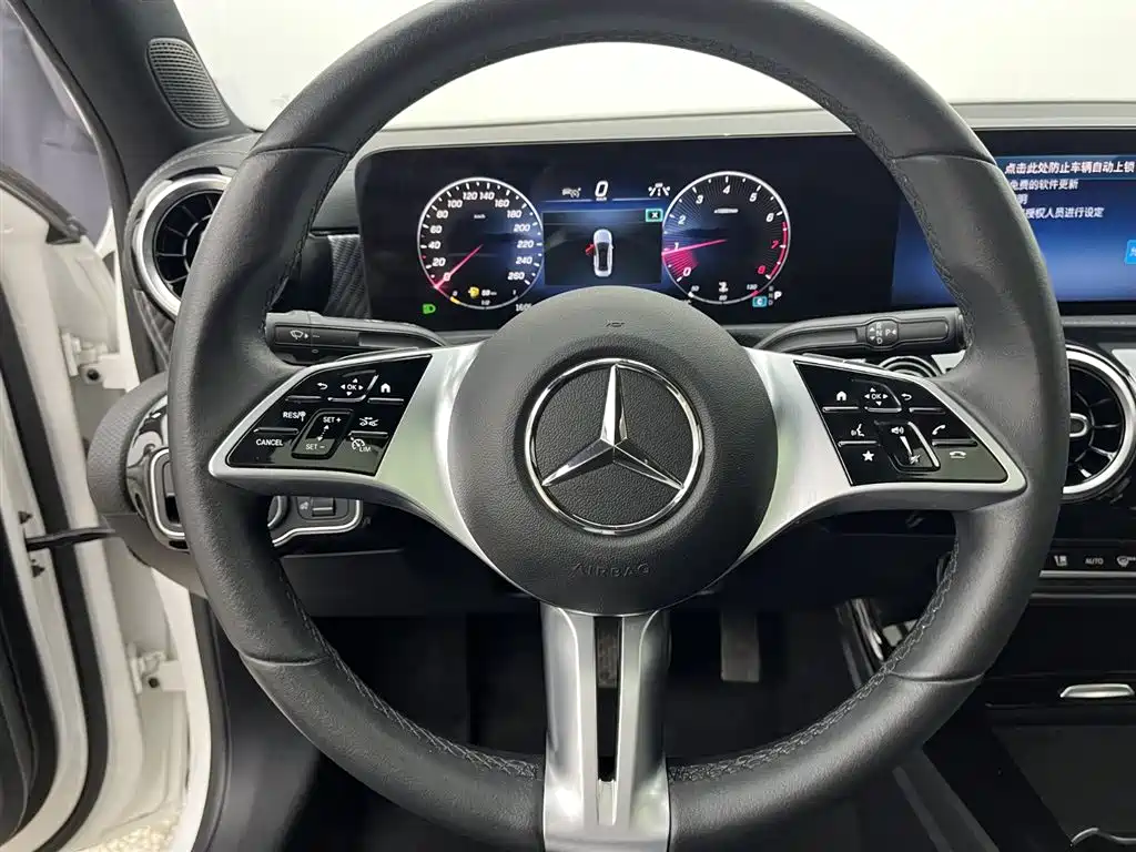 Mercedes-Benz A-Class 2023 — фото 8