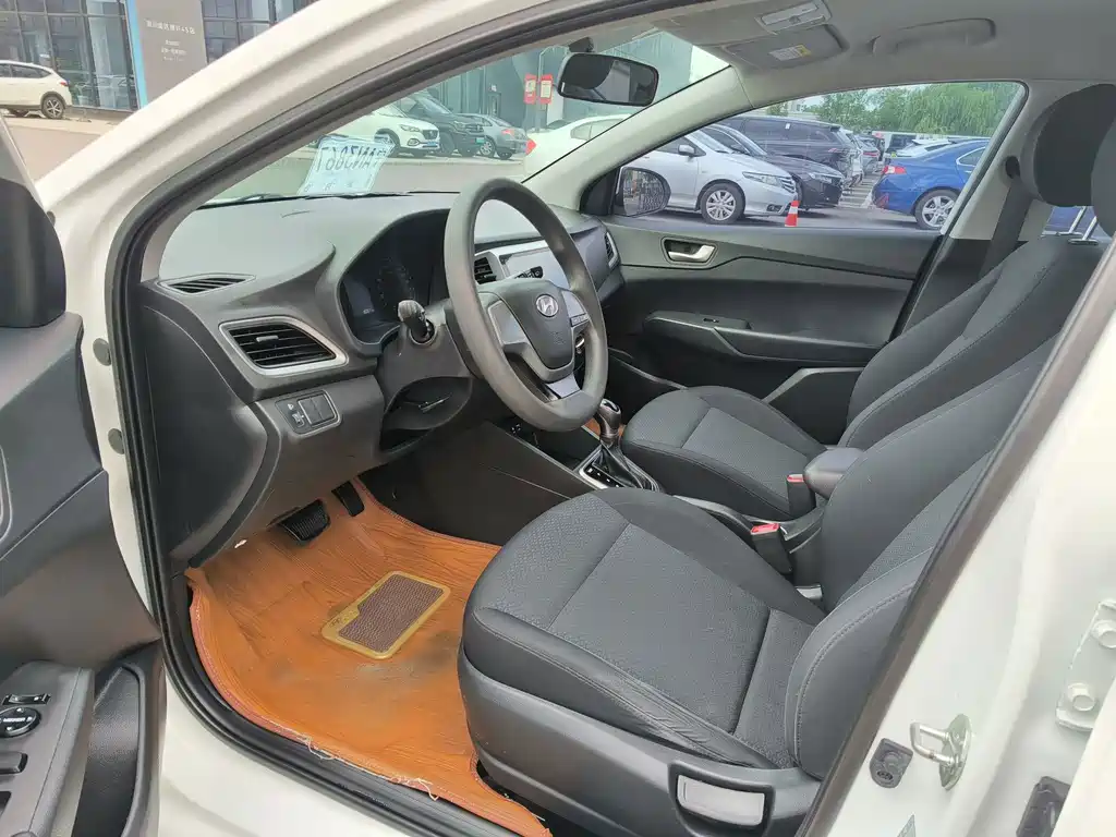 Hyundai Verna 2017 — фото 4