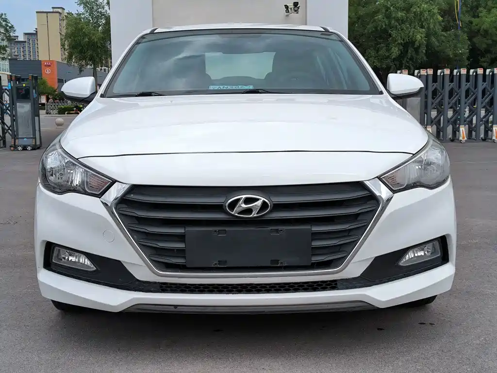Hyundai Verna 2017 — фото 2