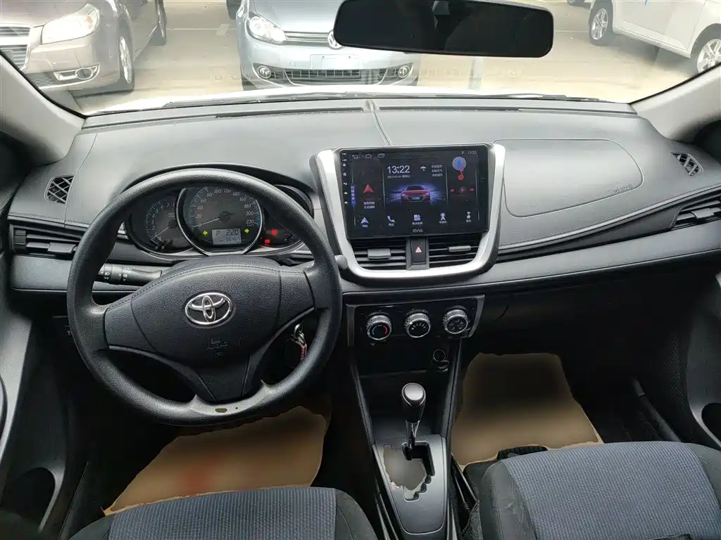 Toyota Yaris L 2019