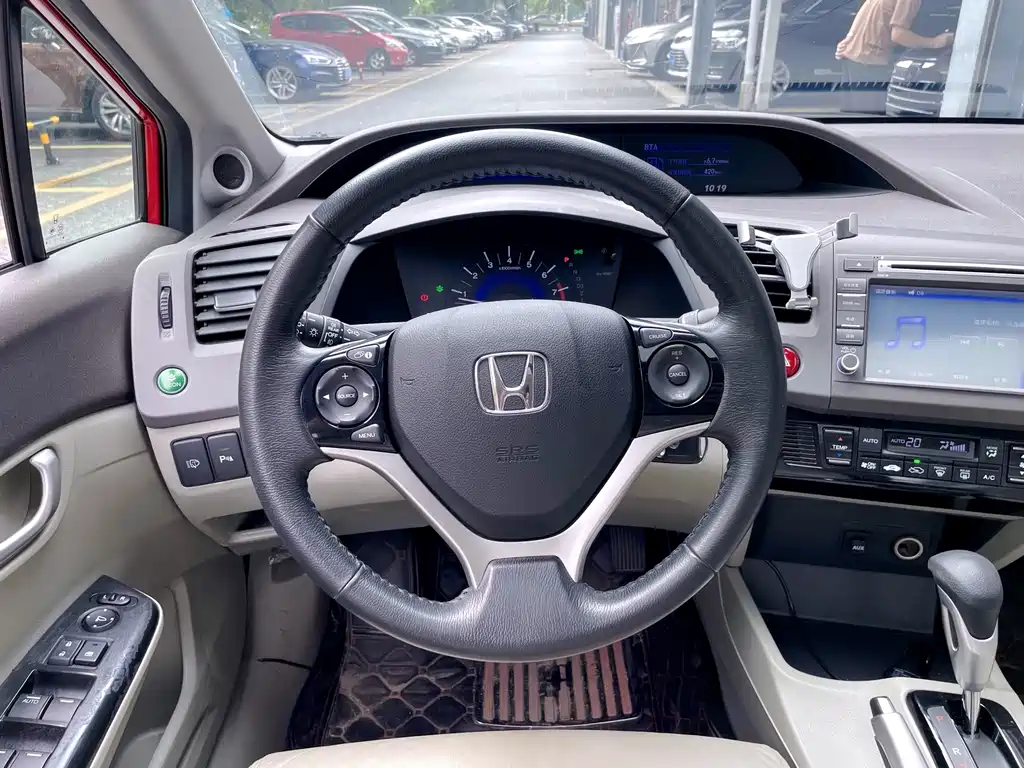 Honda Civic 2014 — фото 10