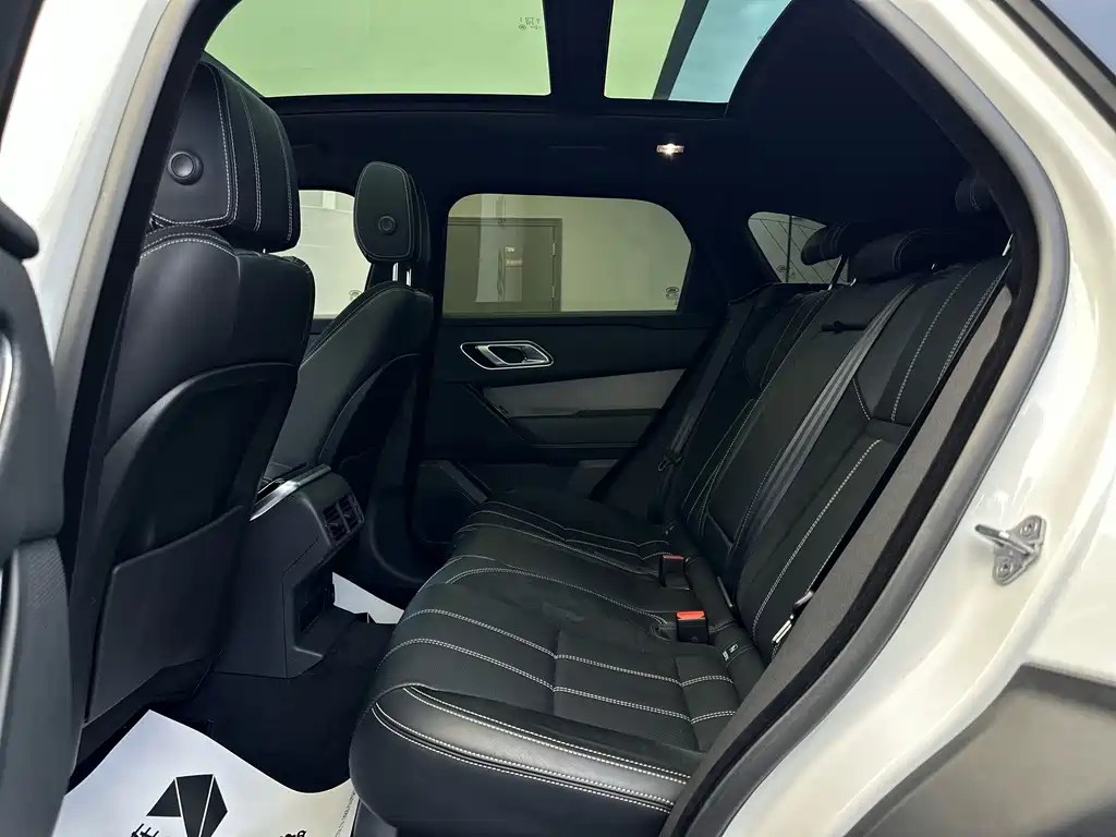 Land Rover Range Rover Velar 2020 — фото 13