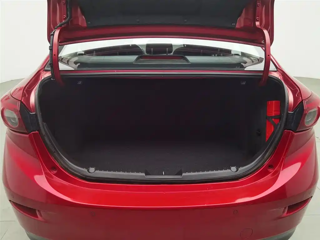 Mazda 3 Axela 2019 — фото 16