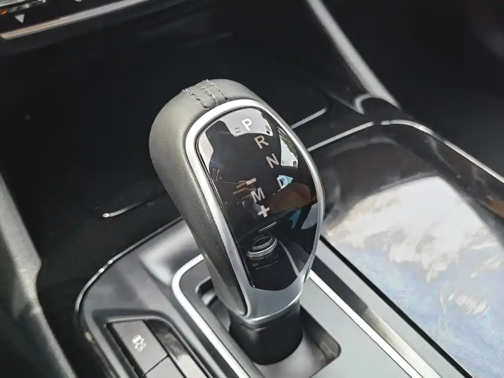Maserati Levante 2016 — фото 13