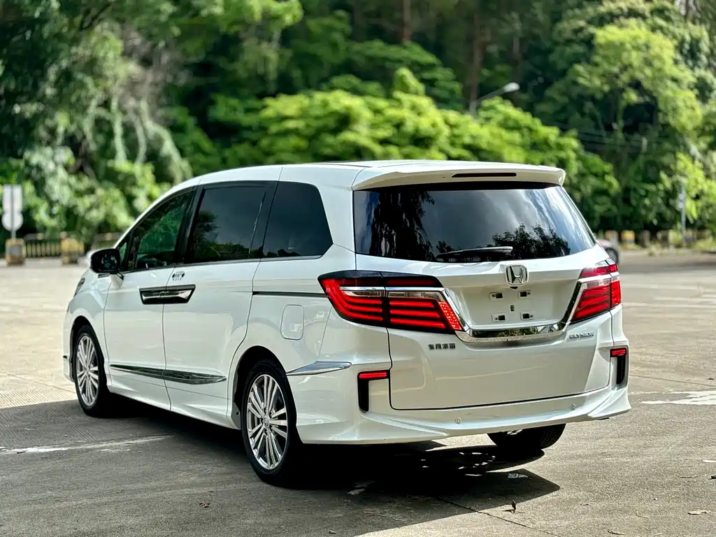 Honda Elysion 2019 — фото 17