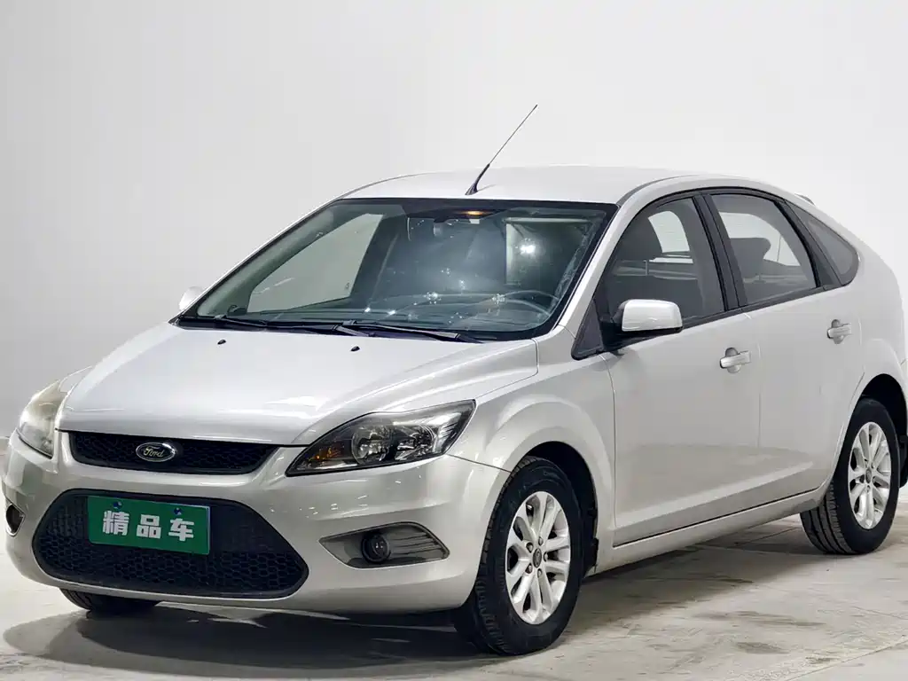 Ford Focus 2013 — фото 1