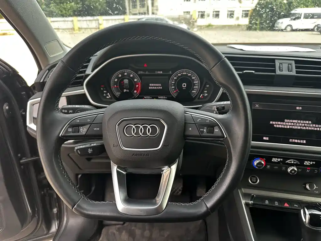 Audi Q3 2022 — фото 14