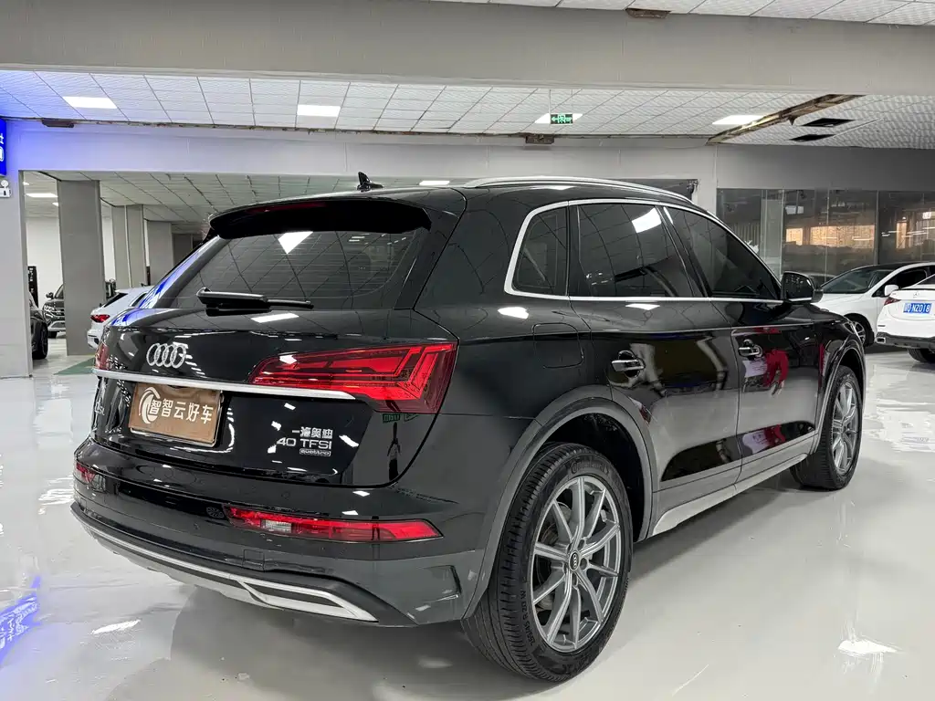 Audi Q5L 2023 — фото 9