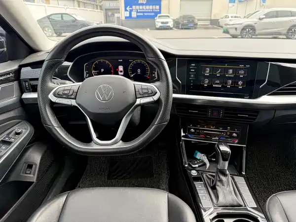 Volkswagen Passat 2022