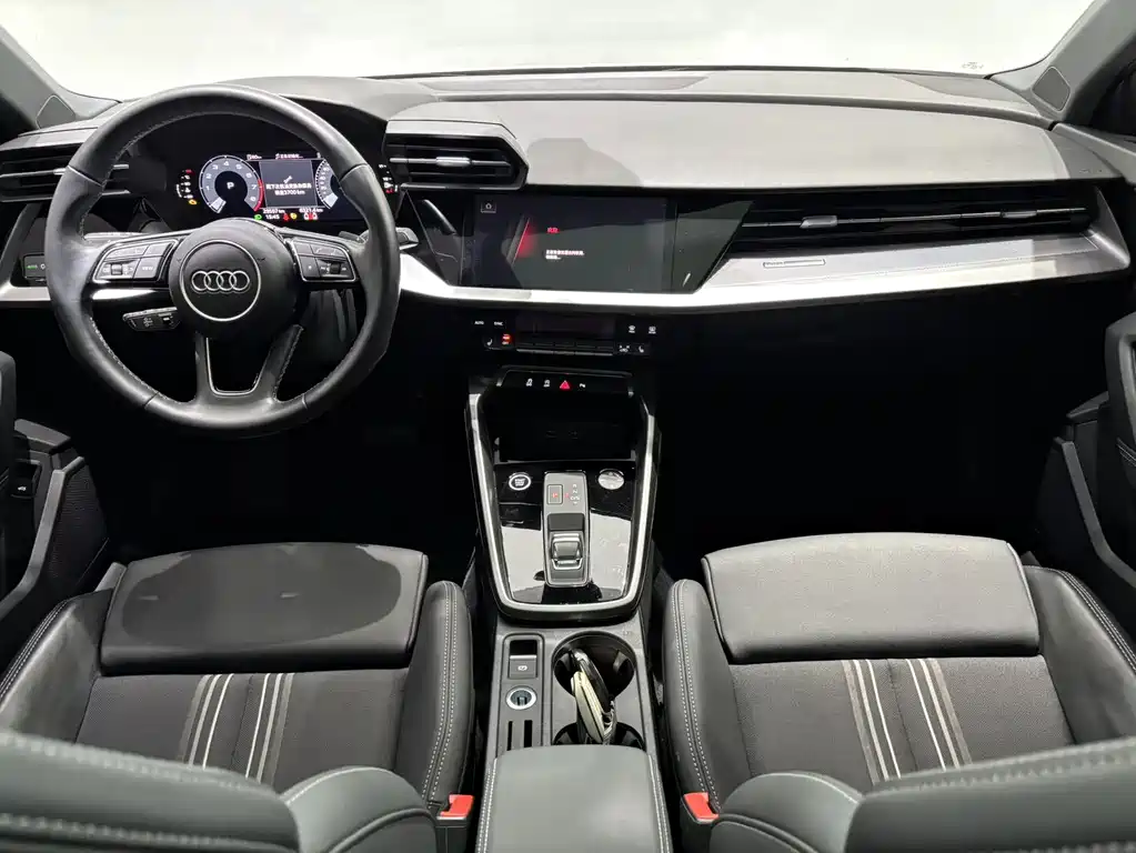 Audi A3 2023 — фото 12